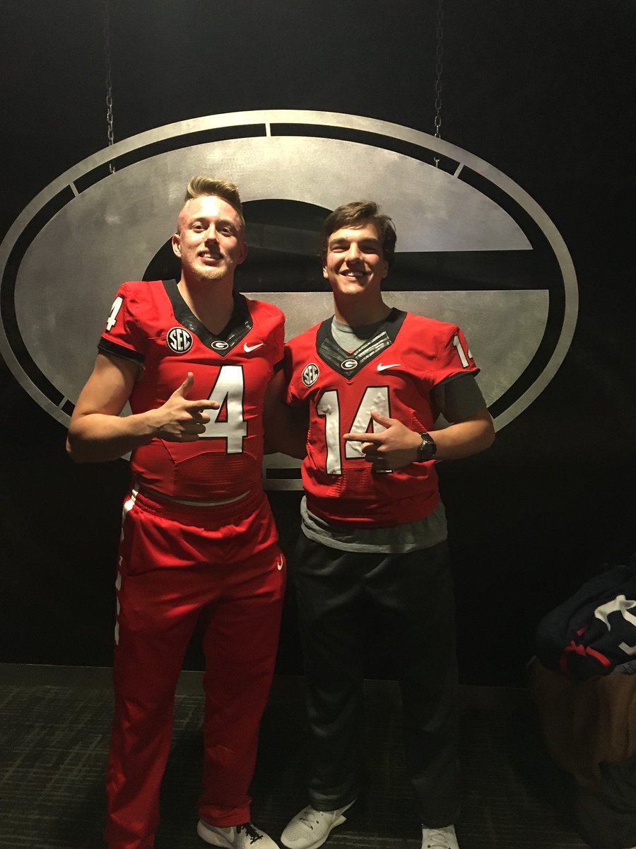 GunnerStockton's tweet photo. A big thanks to @Alex_B2C  for introducing me to @FootballUGA. @RabunFootball @CoachJayboShaw @CoachLeeShaw @BraxtonLeeHick1 @FBU_Team_GFL @jtbronco88 @tballardqbcoach @JakeThompson706 https://t.co/OFZAsTOPJg