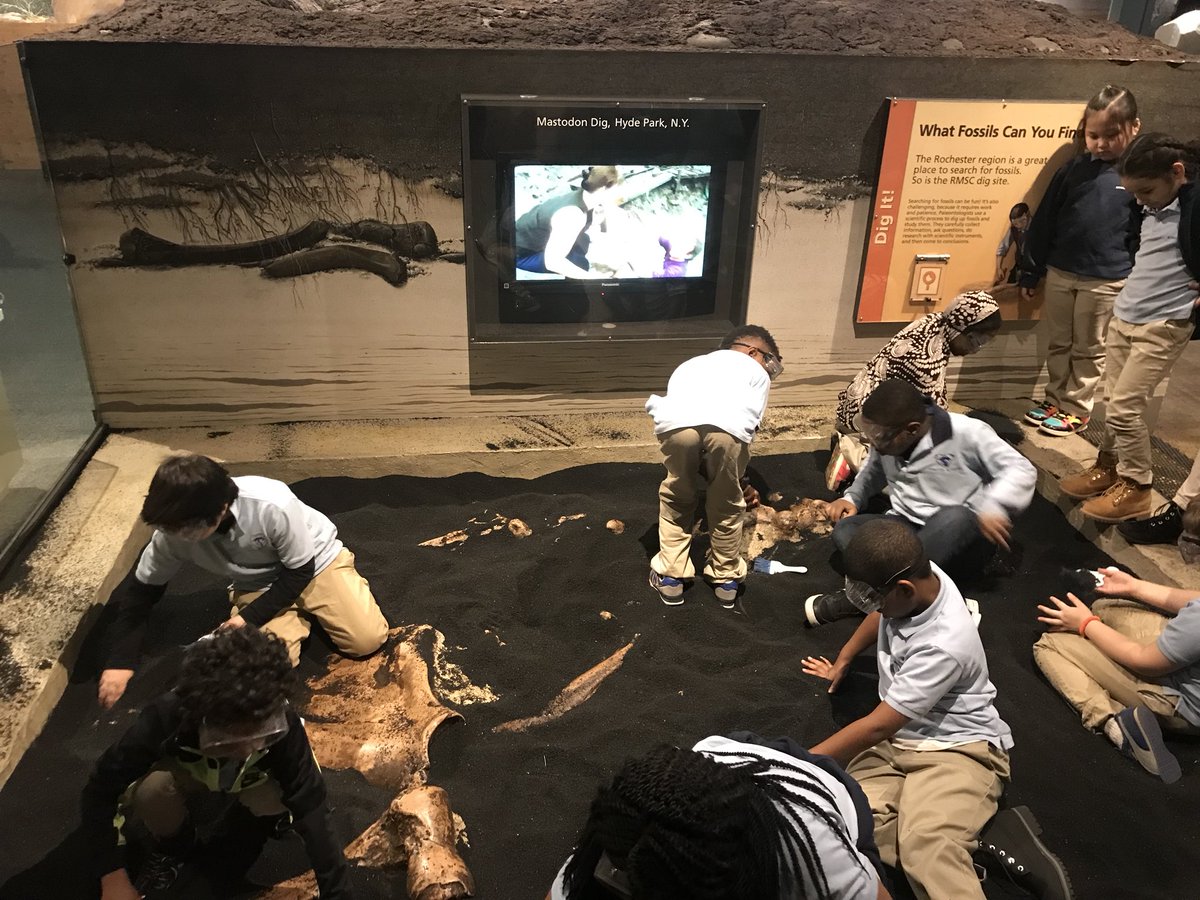Take a peak at what we’ve been upto this month in second grade! From learning about famous women in history, cultural cruise and visiting the Rochester Museum of Science... our brains have been busy! <a href="/SyracuseAcademy/">Syracuse Academy of Science</a> #SASAtoms