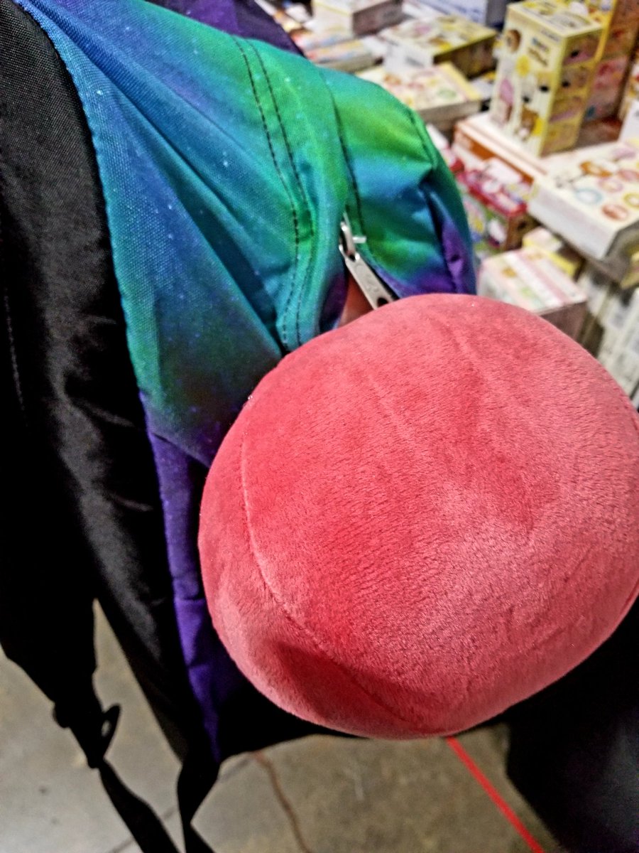 I got a giant fucking moogle it doesn't even fit in my bag 》