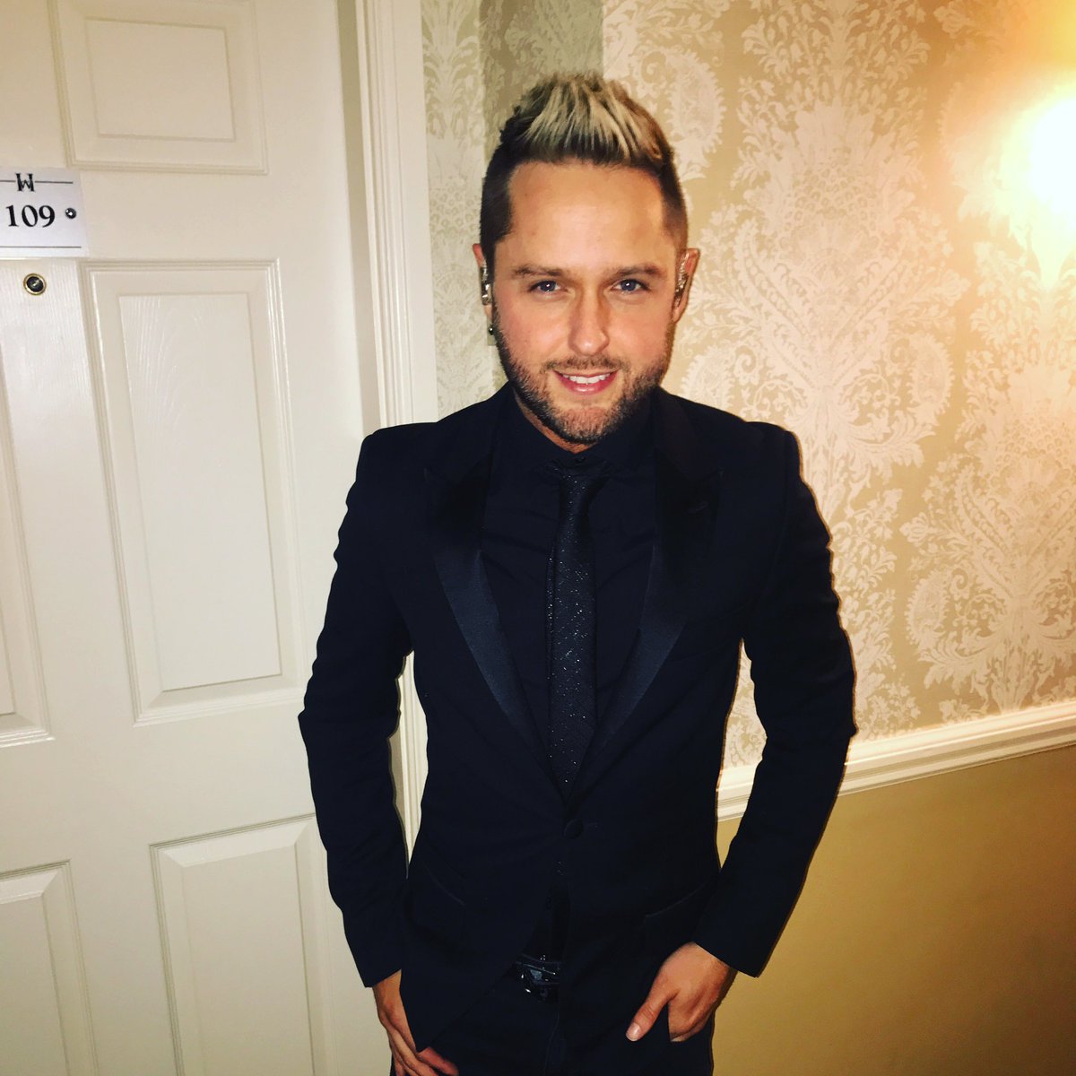 derekryanmusic's tweet photo. #maninblack https://t.co/F34QHTLVKM