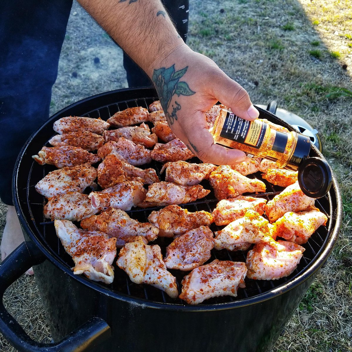 Odestroyher's tweet photo. Grilling is the best thing about the summer time #summer #handtattoos #foodie #chickenwings #chickenwangs #tattooedmen #tattoed #tatted #tattoedwomen #dryrub #smoker https://t.co/cKxjKY18Bz
