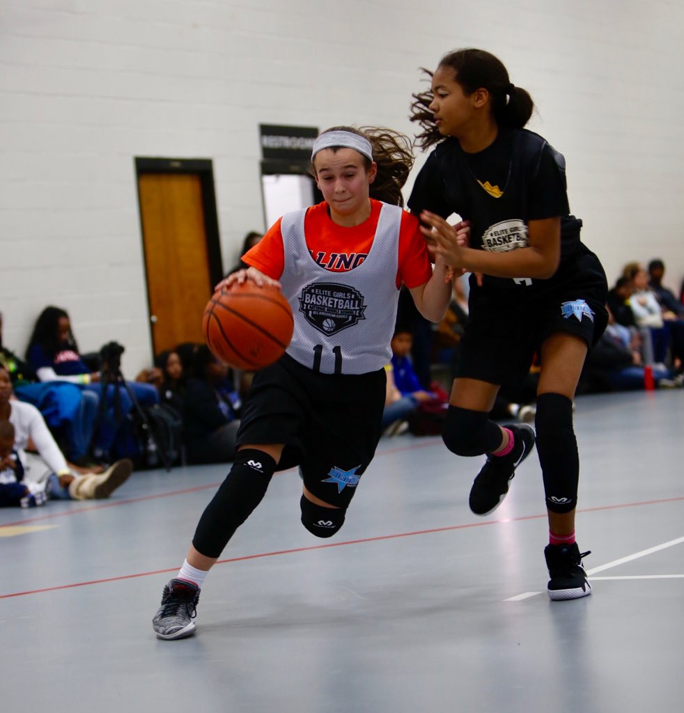 BlueStarMedia1's tweet photo. Love seeing the improvements made in 2023 Brooke Carlson (G) game  @thetruth_bball @EGBAAG https://t.co/fGuZNdYYMS