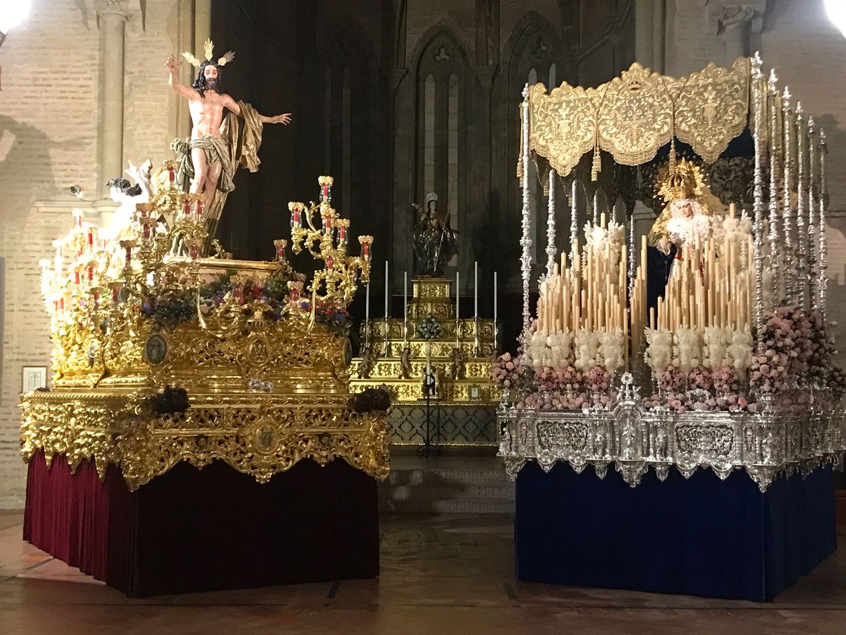 ResurreccionSev's tweet photo. Medianoche de un nuevo Domingo de Resurrección: Cristo ha vuelto a resucitar un año más en Sevilla ¡FELIZ PASCUA DE RESURRECCIÓN! #Altercerdia18 https://t.co/McrKTB9mvH