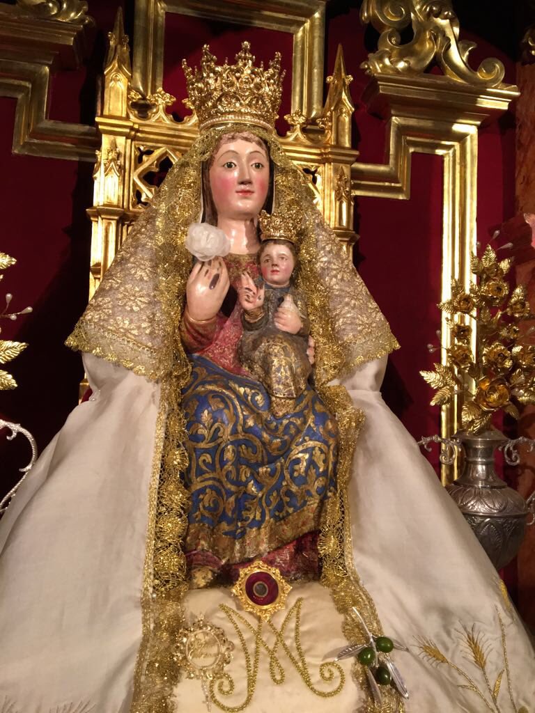 Reina del cielo, alégrate, aleluya.
Porque el Señor, a quien has llevado en tu vientre, aleluya.
Ha resucitado según su palabra, aleluya.
Ruega al Señor por nosotros, aleluya.