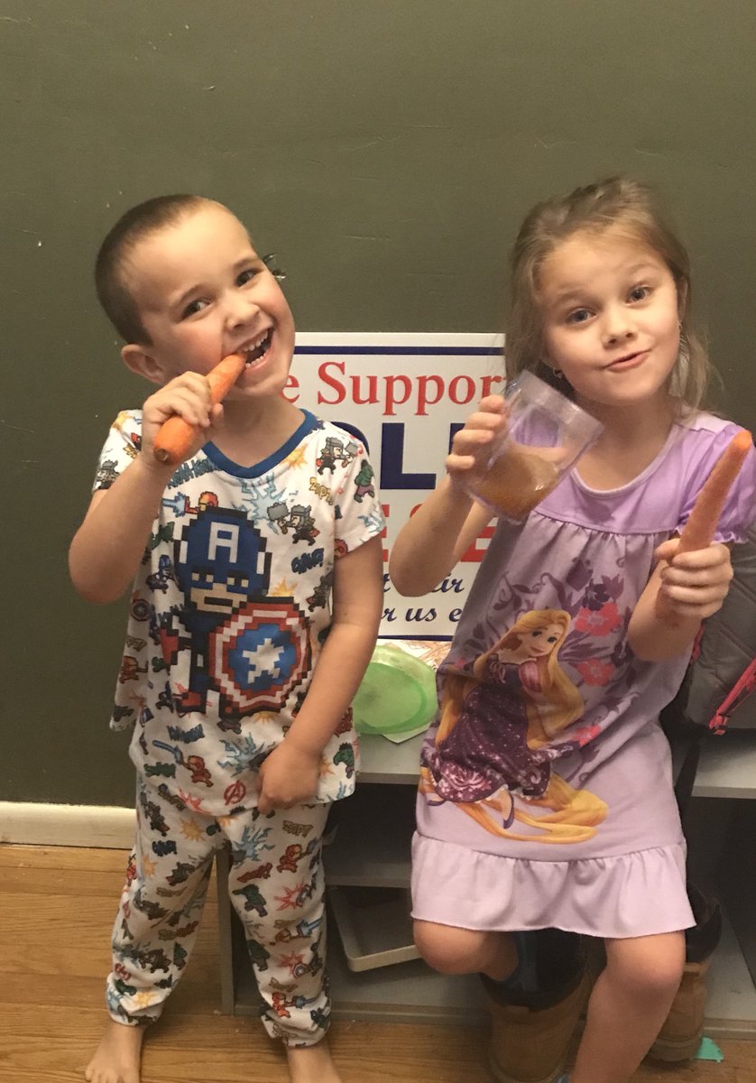 bmiles310's tweet photo. Hopefully Anthony doesn’t eat all the carrots we left out for the bunny. #theyaresilly https://t.co/4n9pIBsLcv