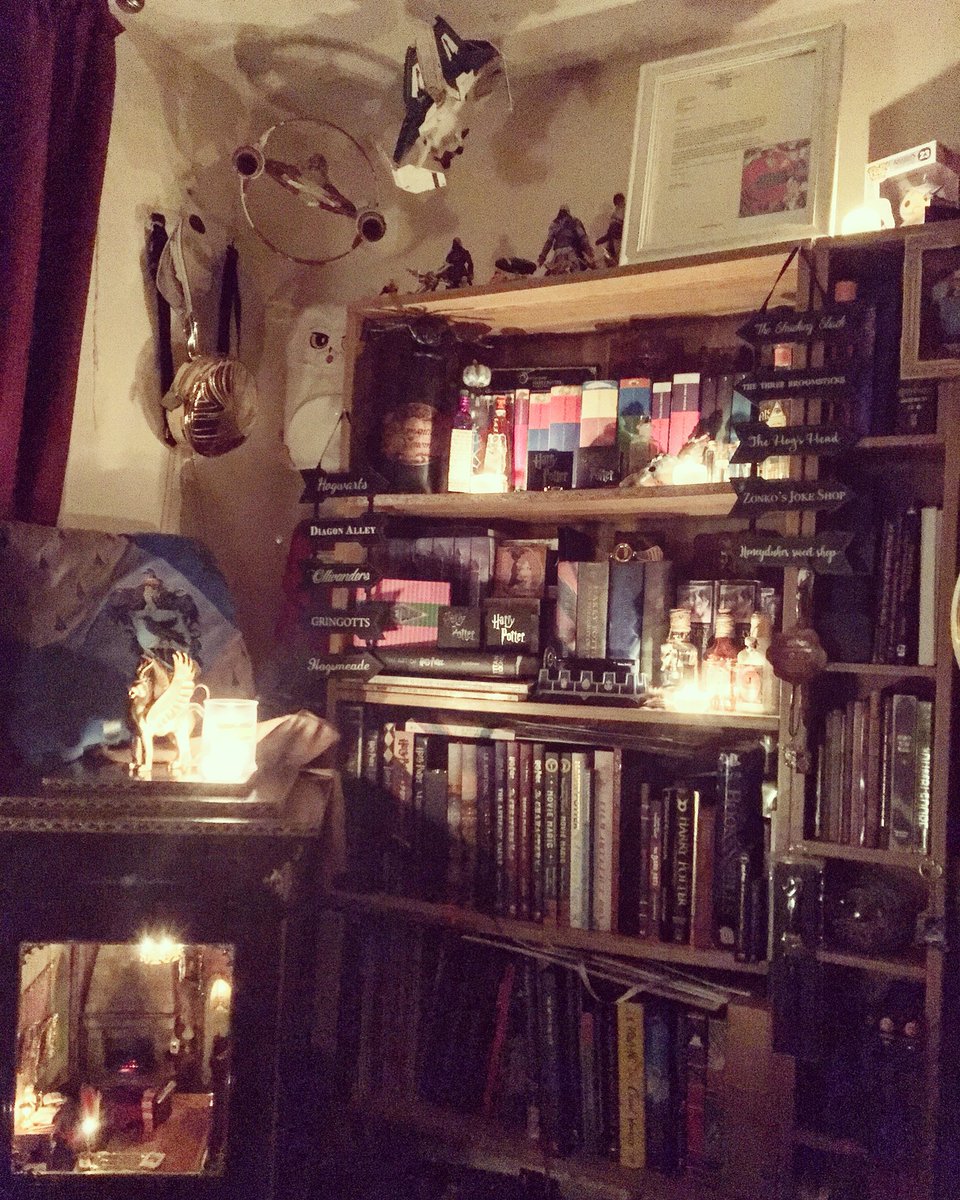 Vic__Maclean's tweet photo. I’ve been busy reorganising my bedroom display 😃 #harrypotter #collection #worldfirst #harrypotteruk #ilovemycollection #biggest #UKfirst #VictoriaMaclean @HPCollectorUK @jk_rowling #Savedmylife #MuggleNet #Potterhead https://t.co/rntYk31zVF