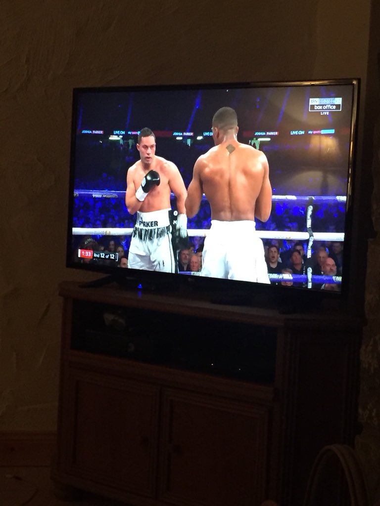 hoey_george's tweet photo. #JoshuaVsParker https://t.co/0Y8ghU0qsW