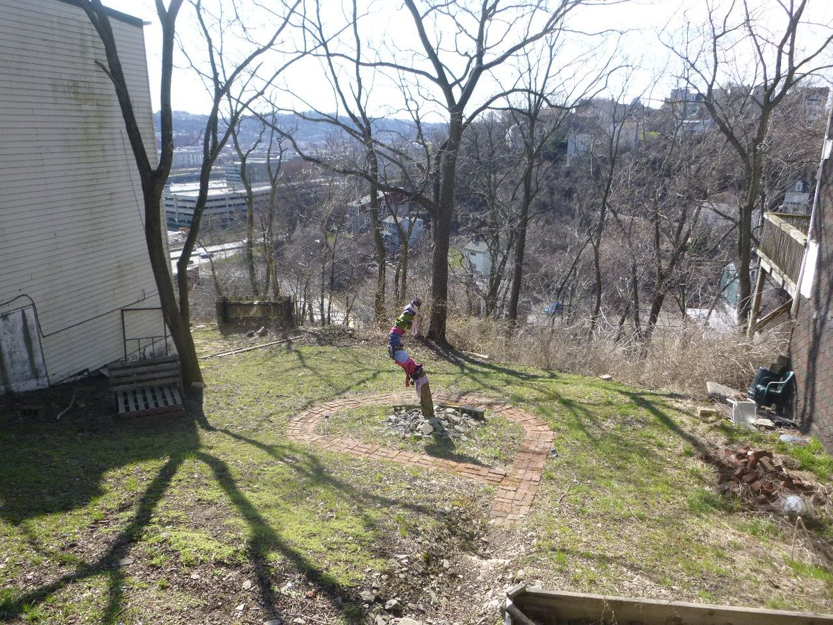 PittsburghTrail's tweet photo. #Pittsburgh Steps
Romeo St steps, South Oakland
#PublicSteps #PublicStairway https://t.co/SerinbLV0K