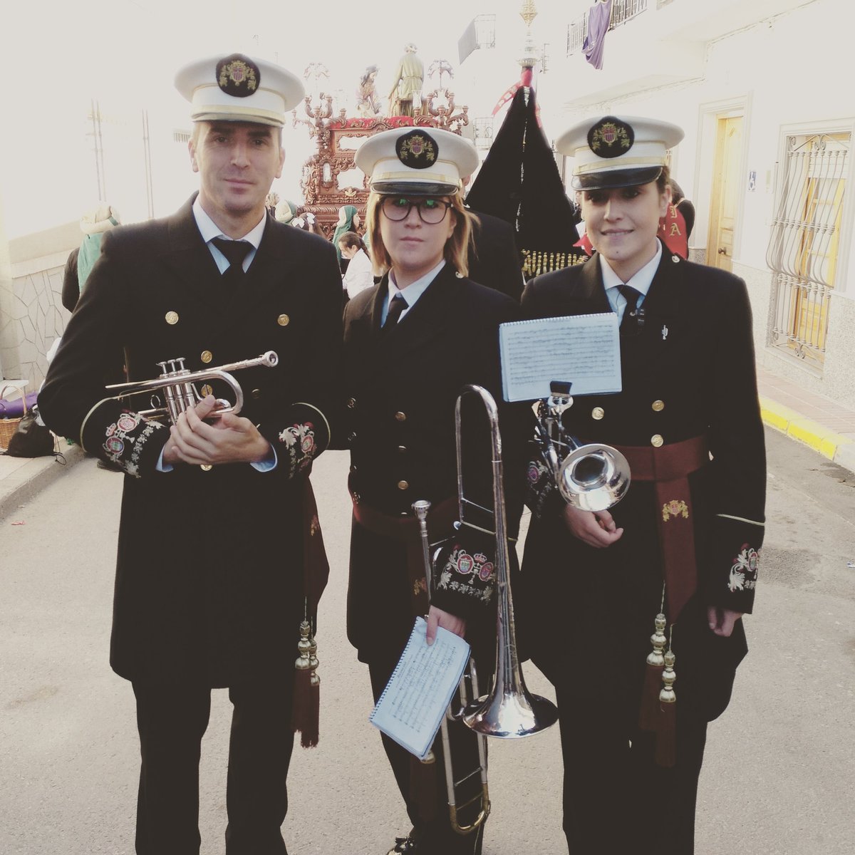 mariajosefs82's tweet photo. Que suerte teneros... Y poder compartir con vosotros esta gran afición que es la música! #hermanos #amvm 🎵🎼🥁🎺 @trompeto84 https://t.co/HjyP8WGB7B