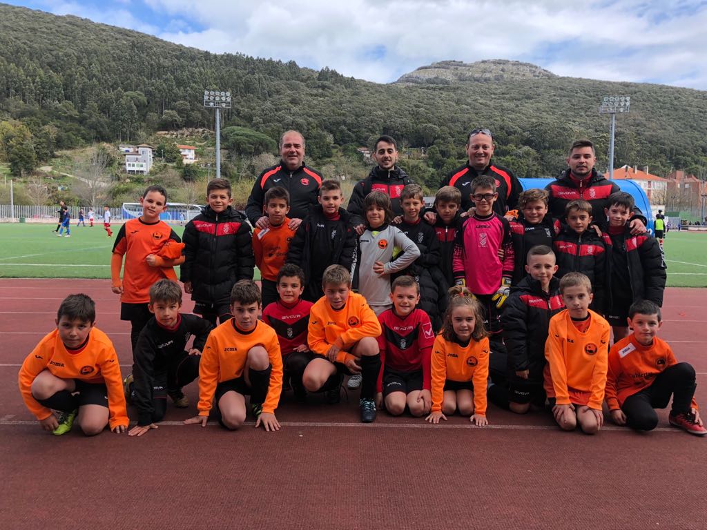 CDParquesol's tweet photo. BJ ATLÉTICO B | 📣🍊⚽️ La generación 2009 vallisoletana estuvo muy bien representada en @ISLACUP con estos dos grandes equipos. Unos campeones los amigos del @CDLaguna_Info. Ante todo, imágenes como esta. En el campo, rivales, fuera de él, amigos. 👏🍊 #VamosParquesol https://t.co/qoSR83iRoc