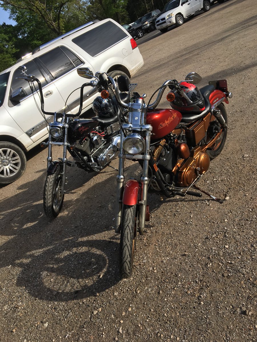 ambush191's tweet photo. It’s a beautiful day to ride! 🌞🌻 https://t.co/HnN2gaUKYS