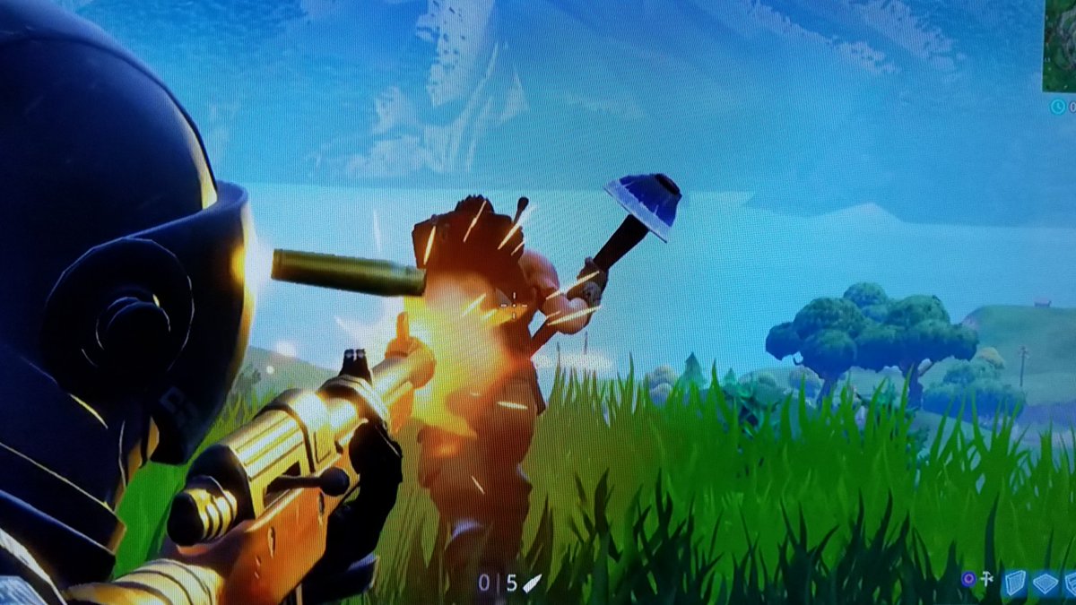 Ronny Haze Daysgone On Twitter This Shot Actually Misses Smh - ronny haze daysgone on twitter this shot actually misses smh fortnite bloom ghost bullets