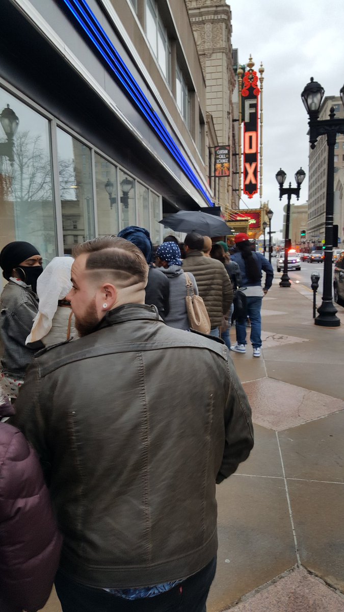 lot of vegan eaters lined up for <a href="/SweetArtSTL/">SweetArt Bakeshop</a> pop up!