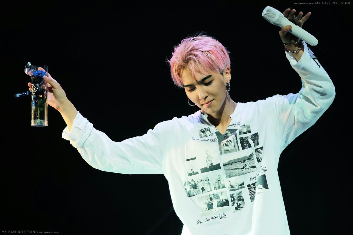 minodebility's tweet image. Antes q pase el tiempo quiero decir q espero q el amor de mi vida haya pasado un hermoso cumpleaños, se merece el cielo y todo el amor del planeta.
Quisiera tenerlo un segundo de frente para preguntarle como está, darle un abrazo y decirle lo mucho q lo amo