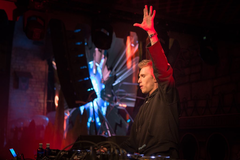 Cómo estamos disfrutando con el set de <a href="/nickyromero/">Nicky Romero</a> 🔥🔥🔥 #DaydreamFestival