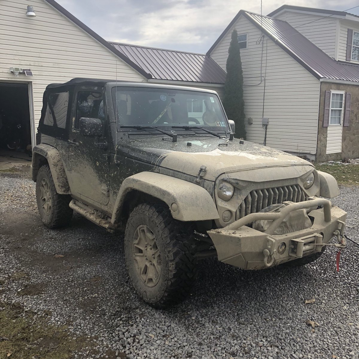 NicholasBajis's tweet photo. Mud day! #jeep #jeepwrangler #wheelin trying out the new tires https://t.co/JiAz81nspC