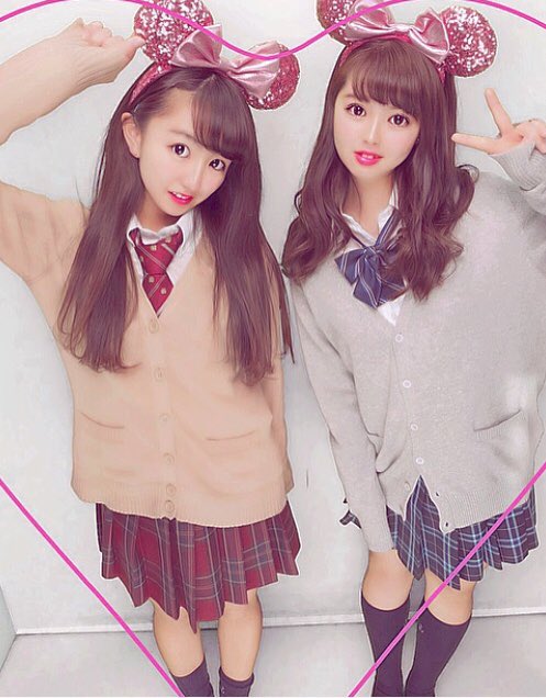 dance5200a's tweet photo. 楽しかったんん👍
明日から大学とかはやいねぇ〜

制服ディズニー🎪🐭💕 https://t.co/6i4xmxQhJh
