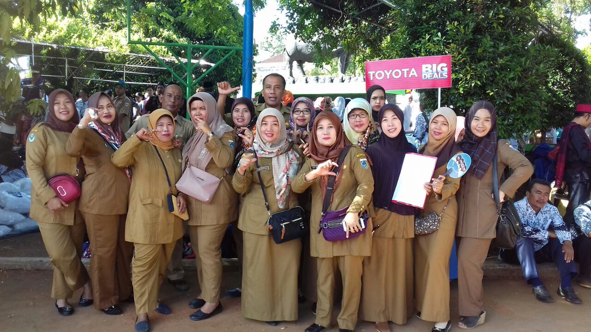 PkmCimanuk's tweet photo. Kemeriahan HUT PANDEGLANG KE 144 semoga selalu BERKAH..... Aamiin.  1 - 4 - 2018 https://t.co/6OYpyxff3l