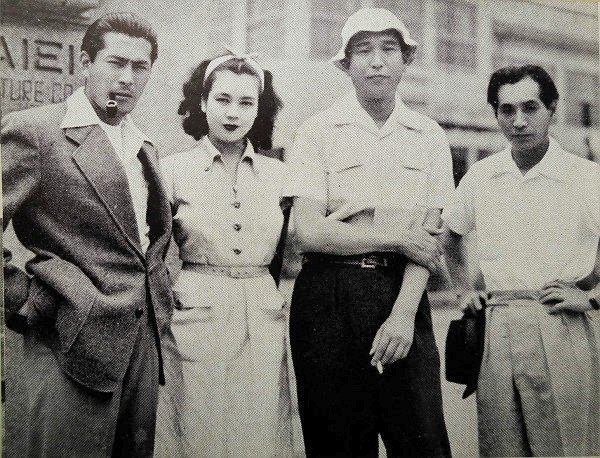 O Xrhsths Hayamin Sto Twitter 三船敏郎生誕祭 羅生門 の4人 三船敏郎 京マチ子 黒澤明 森雅之 大映京都撮影所の前で