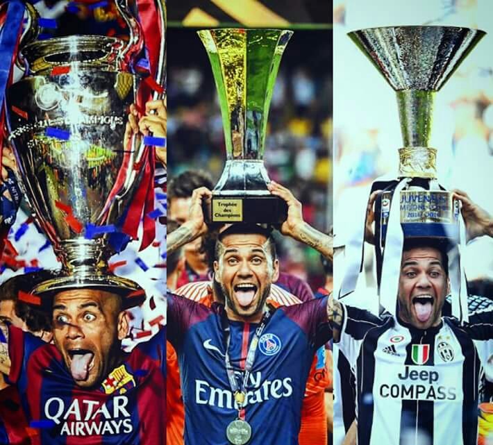 ActuFoot_'s tweet photo. Dani Alves est devenu le joueur le plus titré de l'histoire du football :

🏆🇪🇸 x28  
🏆🇧🇷 x4
🏆🇫🇷 x2
🏆🇮🇹 x2

3️⃣6️⃣🏆 https://t.co/ycIdiZjAPA