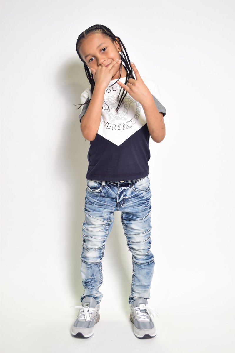 dazzleDMV's tweet photo. #2018 Kids @versace NOW AVAILABLE at our #MondawminMall location in #BaltimoreMd #itsanauthenticlifestyle #wearetheblueprint #Versace Kid Model : @ybg_babysosa #Lifestyle #Authentic #Fashion #Dmv #Dc #Bmore #va #Annapolis https://t.co/X87fbWfXKC