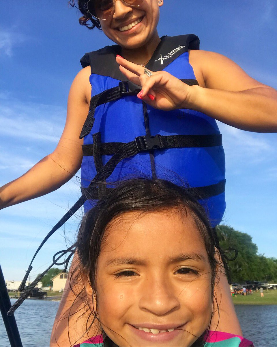 CoachJanelly's tweet photo. Some Easter fun at the lake! SUP with my girls!
#SUPfun #itsalifestylenotahobby #easterwkend #workingonourtans https://t.co/H53vpYcwyr