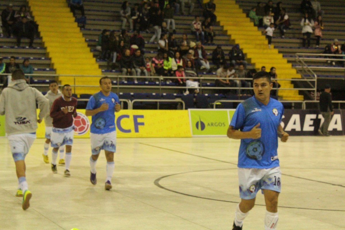 RealCundOficial's tweet photo. #SAERC | Calentamiento previo al partido frente a Saeta en el Palacio de los Deportes de Bogotá. #ElsueñoesReal https://t.co/Addc5Hw2B8