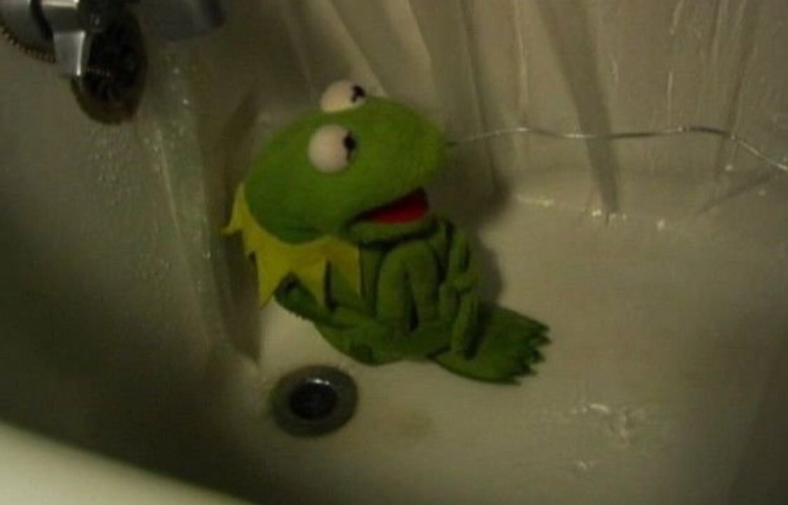 thesnake197's tweet photo. @Paria_Darvish 
*talking about crush*
*paria changes subject*

Me: “hey I wasn’t finished”
Paria: “Scott. Scott. Let’s be real. That’s not going anywhere”
Me: https://t.co/C4BibHpAtS