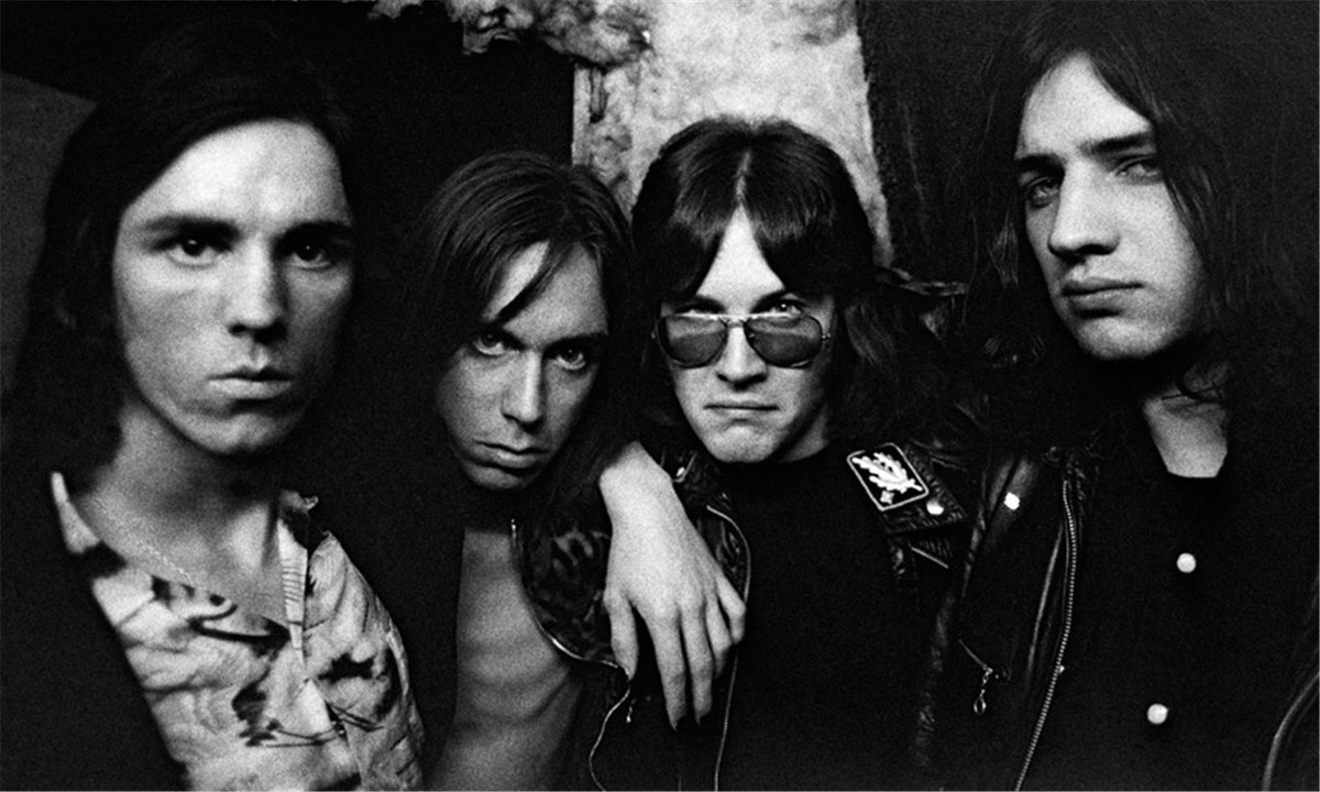 Brian Eno News on Twitter: "The Stooges, 1973: James Williamson, Iggy Pop, Ron Asheton and Scott Asheton by @TheRealMickRock #music #history https://t.co/8yrj4EnyHY… https://t.co/fnotrnadKq"