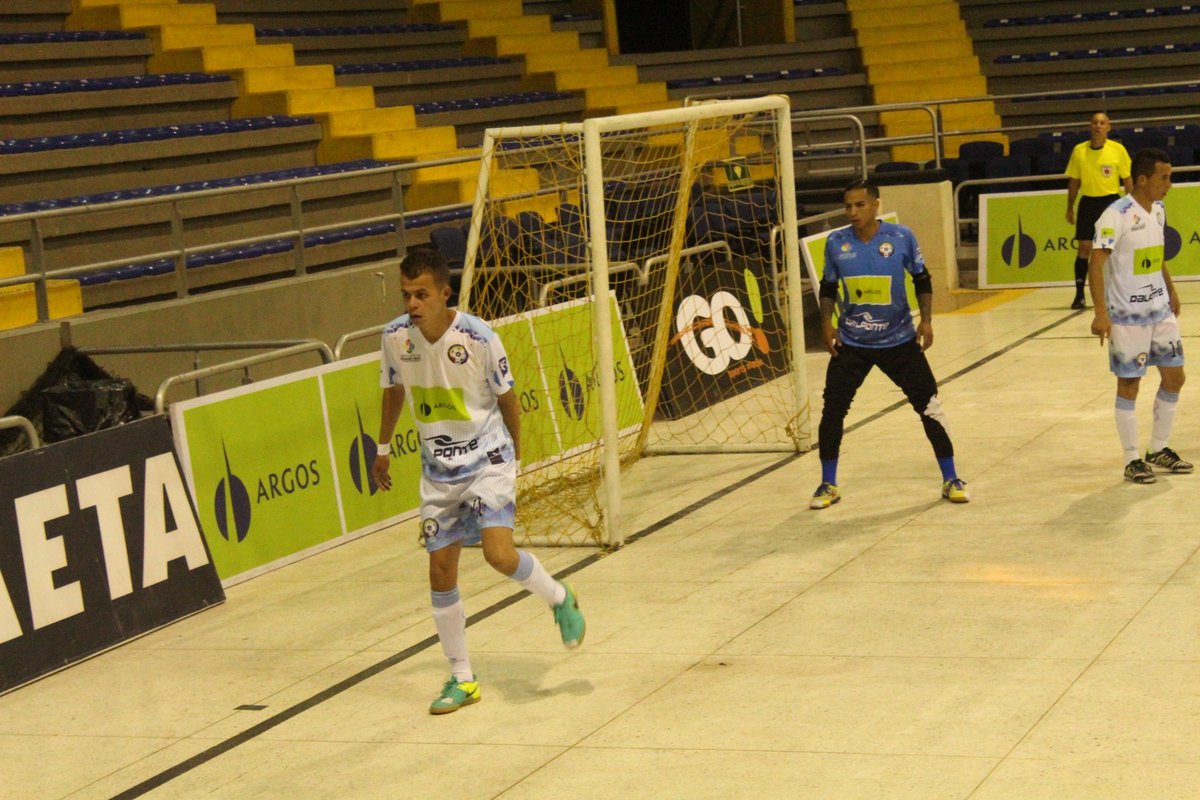 RealCundOficial's tweet photo. #SAERC | 20' | Termina el primer tiempo en Bogotá. Saeta 0-0 Real Cundinamarca. Fecha 3 de la Liga Argos Futsal 2018-I. #ElsueñoesReal https://t.co/i1C3xrfdeN