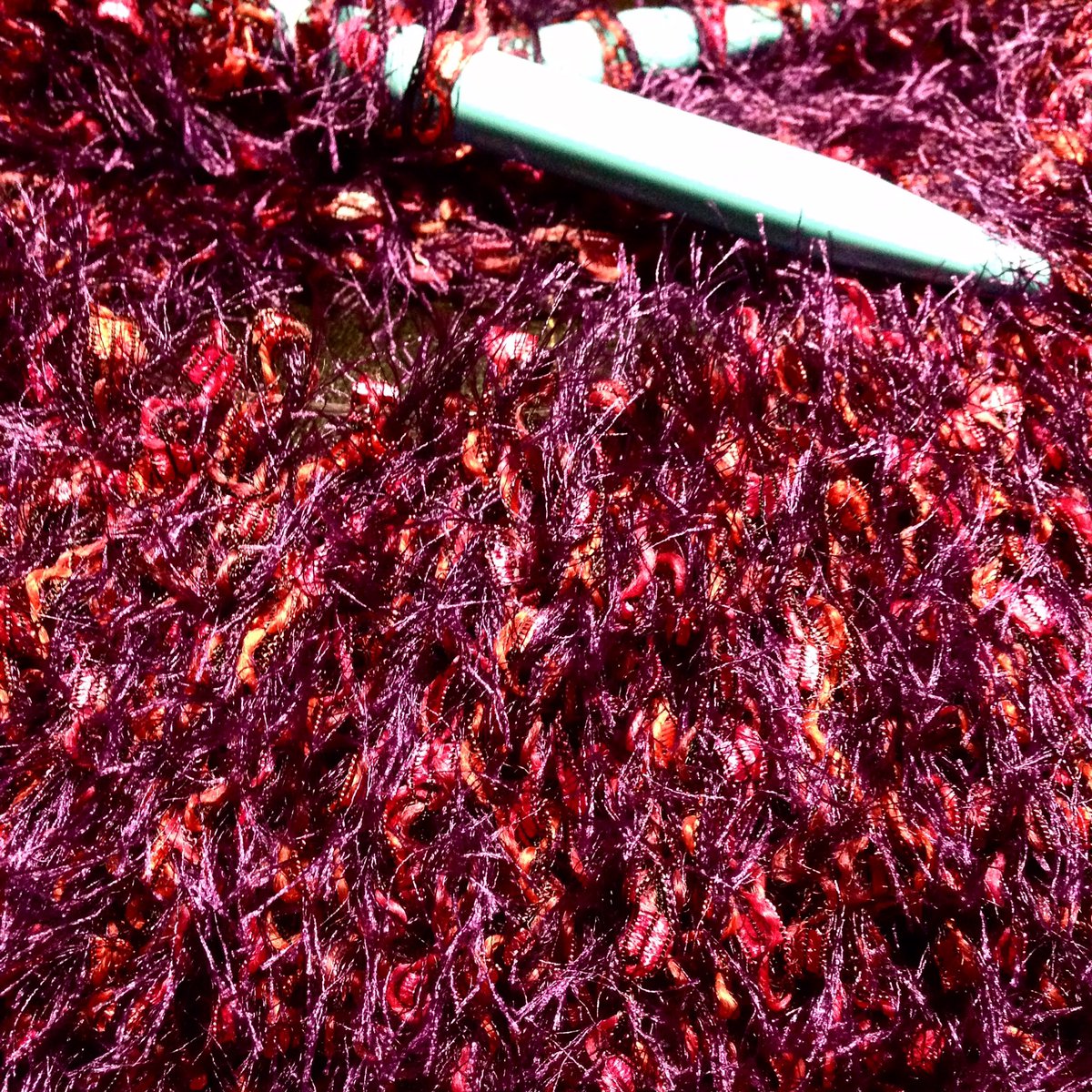 DarlynSusanYee's tweet image. Knitting a new art piece full of color and texture! #fiberart #losangelesartist #colorandtexture