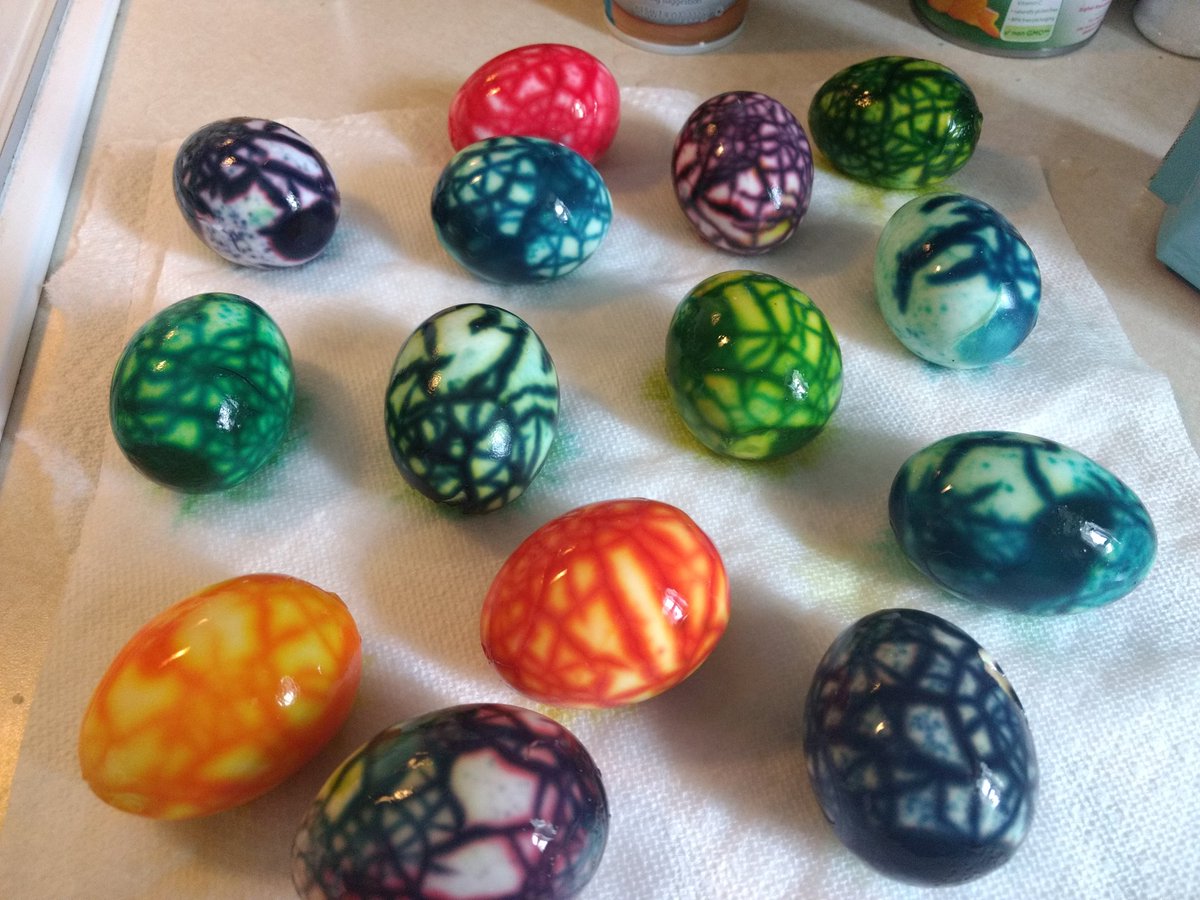 MsGeauga's tweet photo. Marbled the eggs, then I put em all in one basket 🤣 https://t.co/6dbMFrAfBZ