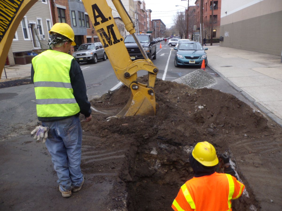 AMConstruction4's tweet image. Crew repairing a 1" water leak Emergency "Driven Tap was the cause from 1876"