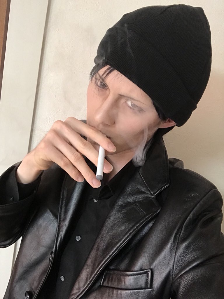 一九零士 على تويتر 宅コス 家にある物でシリーズ 名探偵コナン 赤井秀一 安室透 スマホ自撮り全て無加工 アカアム