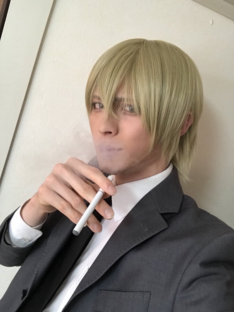 一九零士 على تويتر 宅コス 家にある物でシリーズ 名探偵コナン 赤井秀一 安室透 スマホ自撮り全て無加工 アカアム