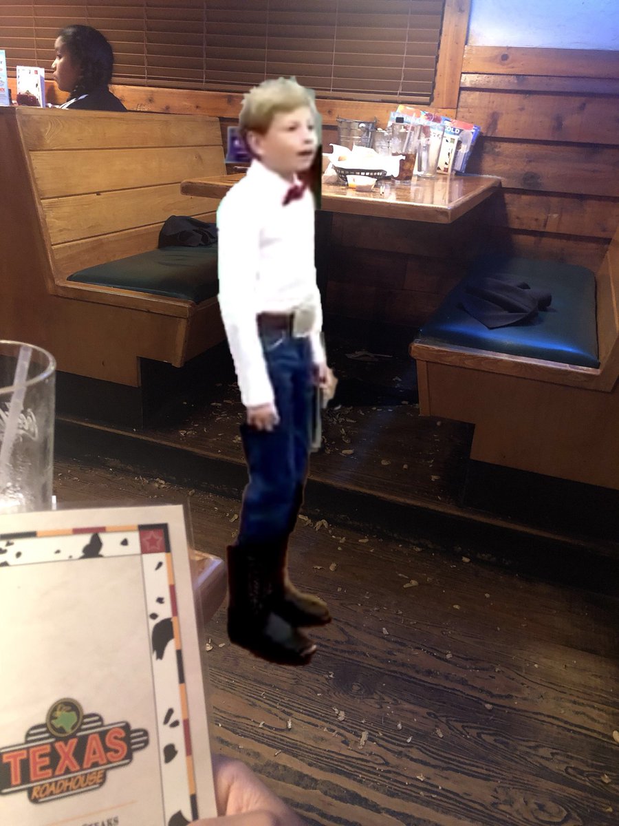 augie______'s tweet image. They told the waitress at Texas Roadhouse that it was my birthday and this lil fucker came out