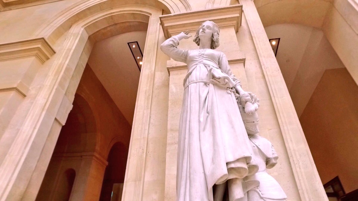 世界遺産 世界遺産のルーブル美術館 に ジャンヌ ダルクの彫像があります 闘う様子ではなく 耳を澄ませ 神の声を聞く姿です フランスを救え という声に彼女はどう応えたのか ジャンヌ ダルクを巡る 世界遺産の旅 今日午後6時放送です