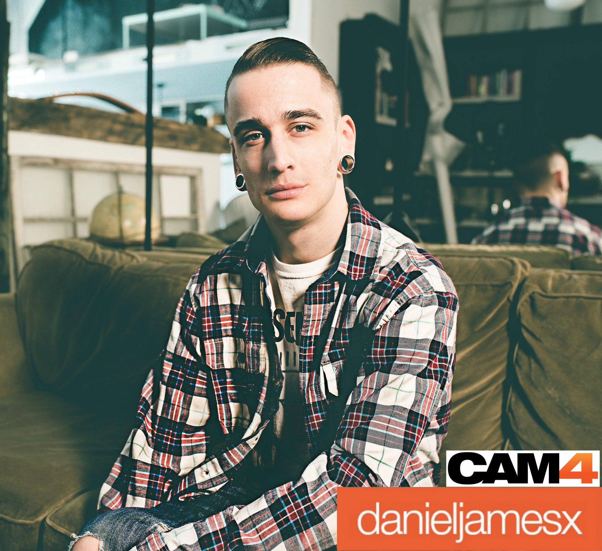 Hey boys! ?
Did you know that I also have videos available exclusively through my @cam4_gay account?