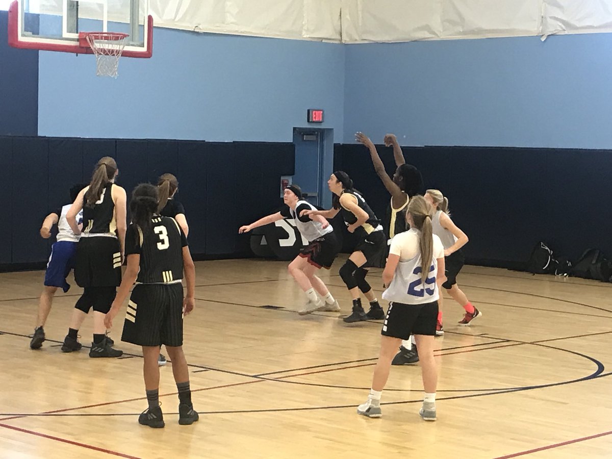 azelitebball's tweet photo. 17U Black, Gold, and White advance to the semis tomorrow! Good luck girls! #elite #prepforsummer #domination https://t.co/SvFMTZ7NDd