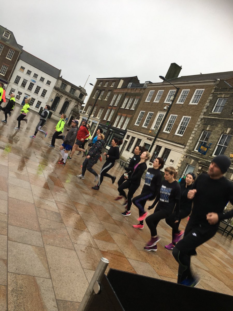 RystonRunners's tweet image. Well done the group that joined us this morning to run 6km of the GEAR course! A quick warm up on the Tuesday Market place before heading off with our Run Leaders 🏃🏼‍♀️🏃🏻‍♂️Same time next week and a little bit further! #GEAR2018 #trainingsupport #runtogether