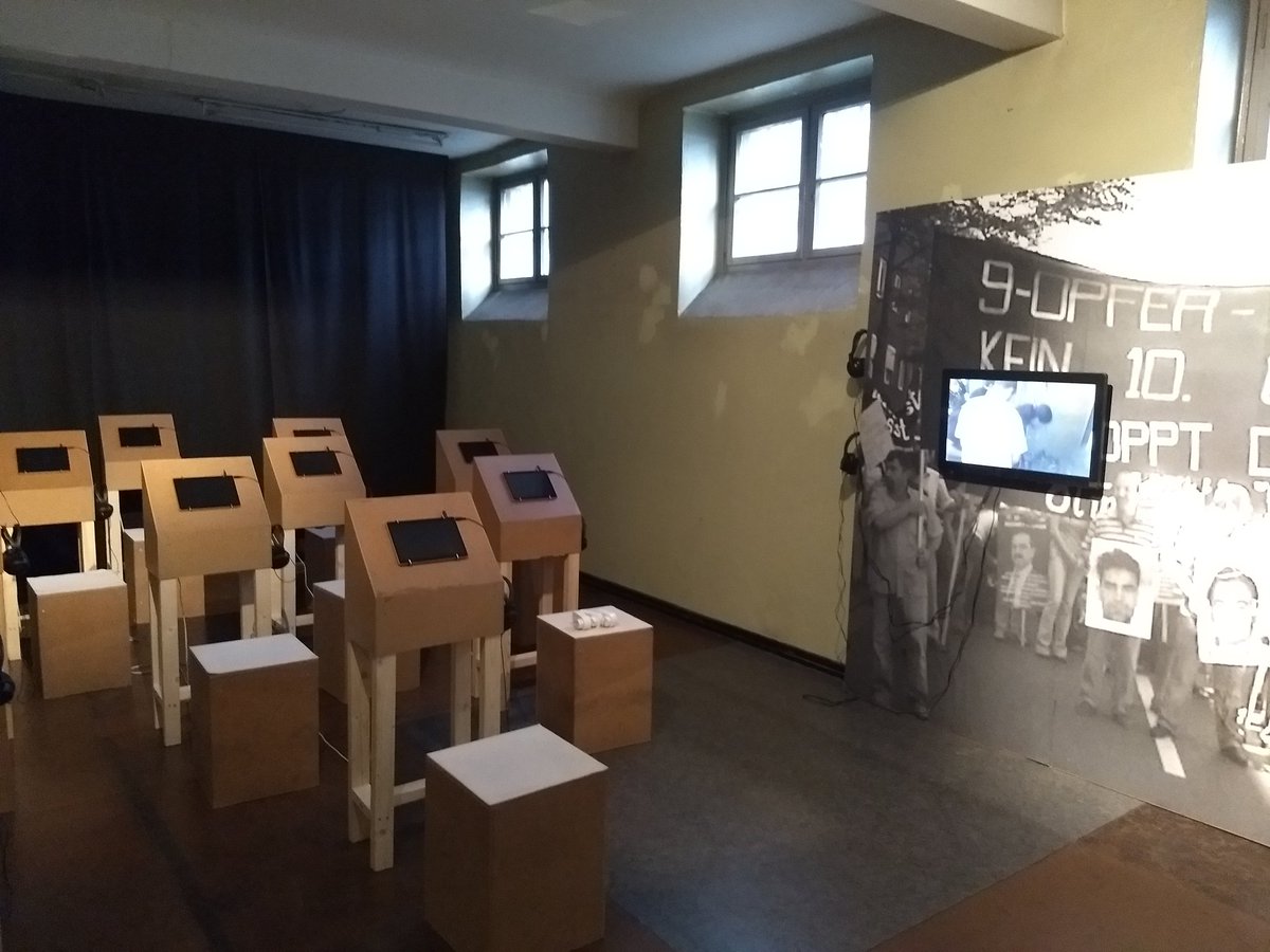 Heute ist die Ausstellung 'SEQUENZEN-ERINNERUNG-WECHSEL // den #NSU-Komplex kontextualisieren' von @spotthesilence von 14-17h im #Klapperfeld in Frankfurt geöffnet. Kommt vorbei!