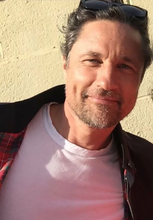 HendersonSource's tweet image. 📸 | New pic of Martin with a fan in Malibu, CA today.

He looks great 😍

instagram.com/p/BhAyqZmArN0/