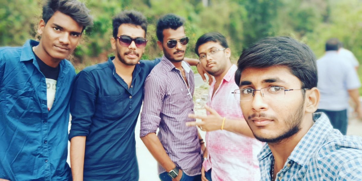 wiprotharan's tweet photo. Friends for life 😙😍💫💫💫 https://t.co/lbb2xv7SKS