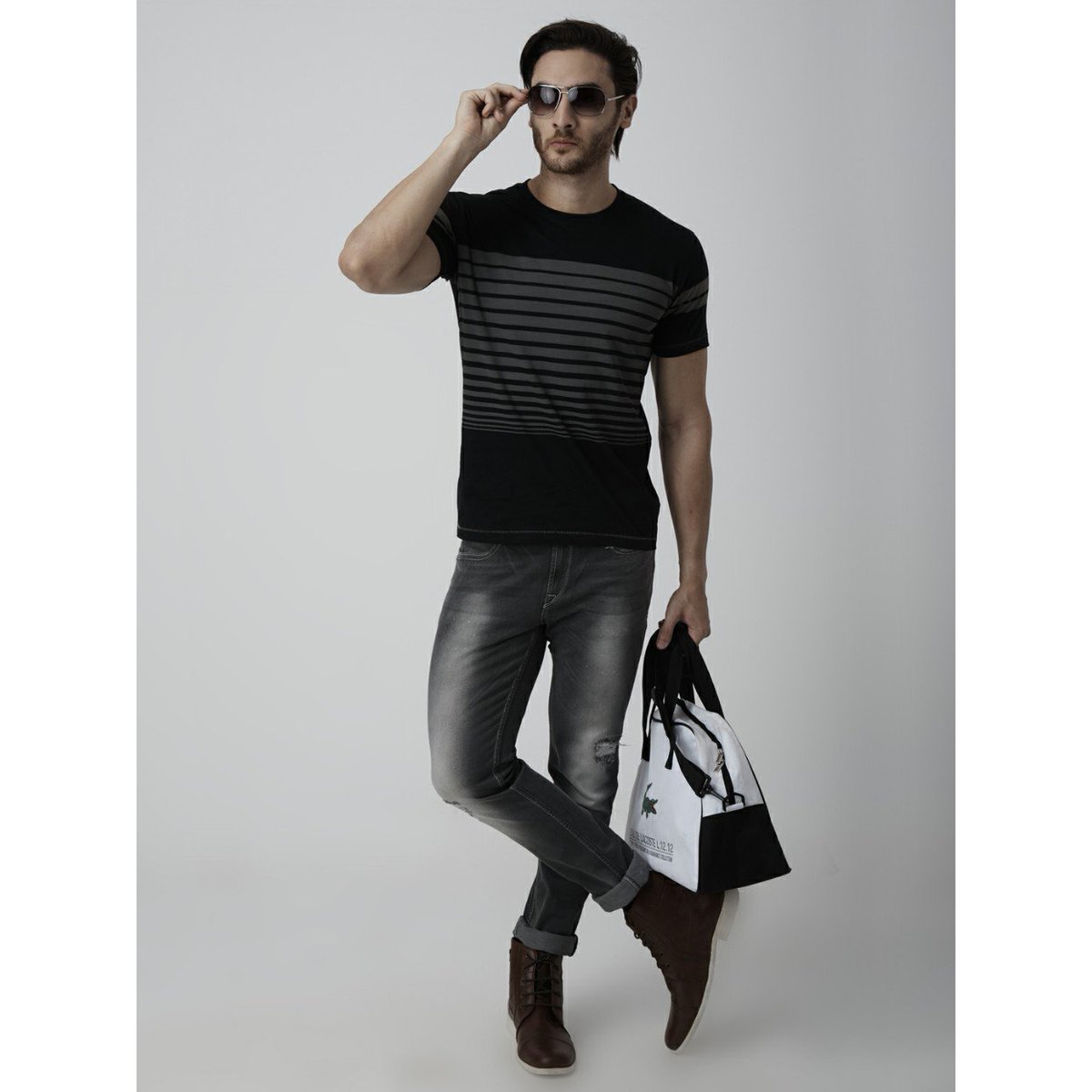 YakYakIndia's tweet photo. A T-shirt so good, you'll forget to look at the model.
Link in Bio.
#wildstyle #wildside #Yakyak #trendingnow #Trendsetter #myntra #Jabong #Flipkart #amazonIN https://t.co/tUASG8s9pY