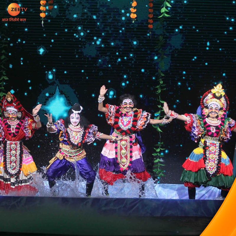 ZeeTV's tweet photo. Get ready to witness epic performances on #DIDLilMasters tonight!

#DanceKeBlockbusters https://t.co/O7v08q92zM