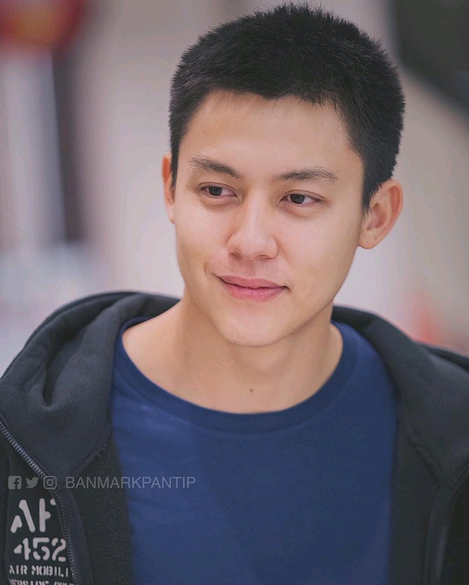 markandmomo's tweet photo. About Mark Prin Suparat (หมาก ปริญ สุภารัตน์) ❤

Name - Prin Suparat (ปริญ สุภารัตน์)
Nickname - Mark (หมาก)
Age - 27
Date of birthday - March.19.1990
Place of birth - Chiang Mai,Thailand
Friends - Yaya Urassaya,Mo Monchanok,Mew Nittha,JamesMa,Nadech Kugimiya,Mario Maurer https://t.co/74Is5AlCgo