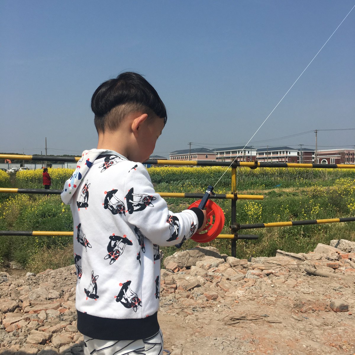 Jennys331's tweet image. Flying the kite