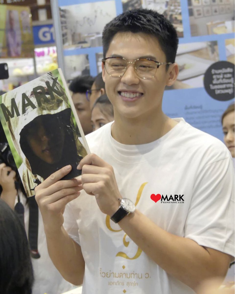 markandmomo's tweet photo. หนังสือดีๆที่ควรได้อ่านวันนี้ 📚📚
- หนังสือ "๔+๑ หิ้วย่ามตามท่าน ว.
- LandMARK ผมมีเรื่อง...จะเล่าให้ฟัง
ต้องมี ต้องมี ต้องมี ต้องมี นะจ๊ะ 
#mark_prin #LandMARK https://t.co/O18kY47wra