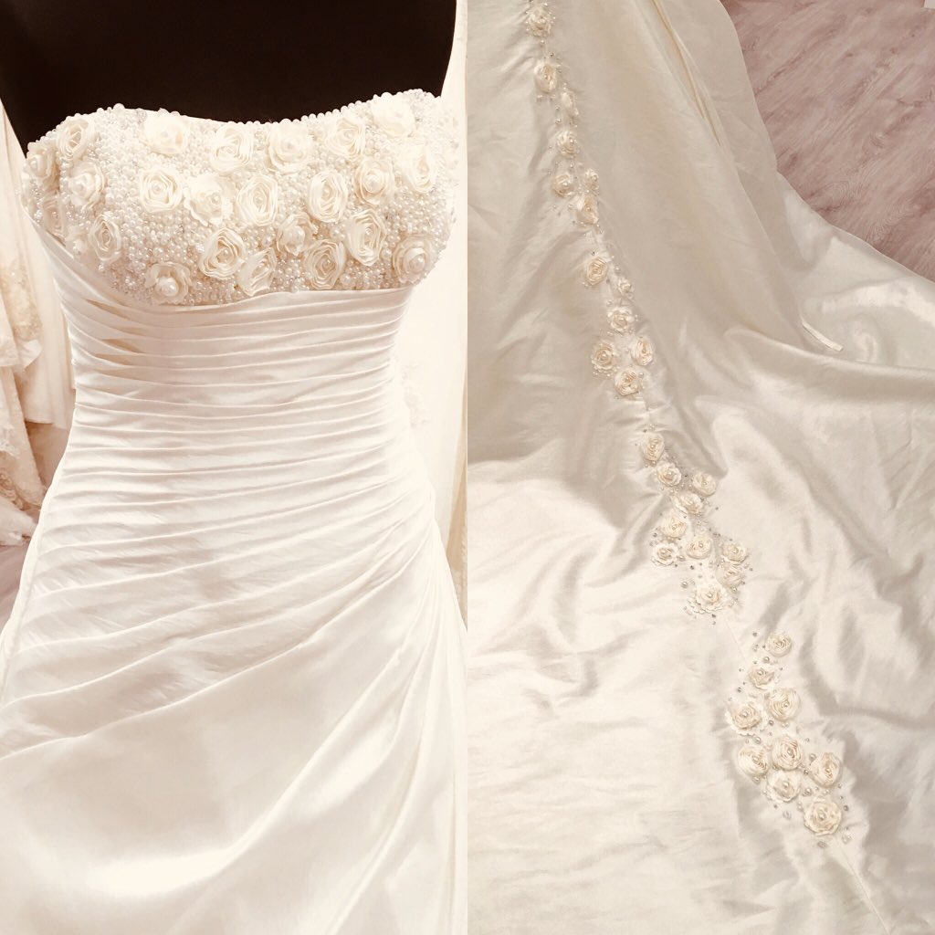 Stunning #RonaldJoyce #weddingdress size 12 £450 ❤️ #stockportbride #stockportweddings