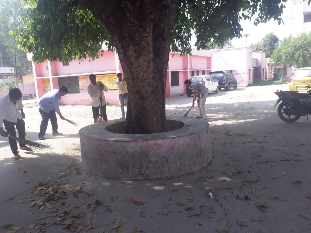 cmombd's tweet photo. swachhta abhiyan at chc phc moradabad https://t.co/AyLREuTGC4